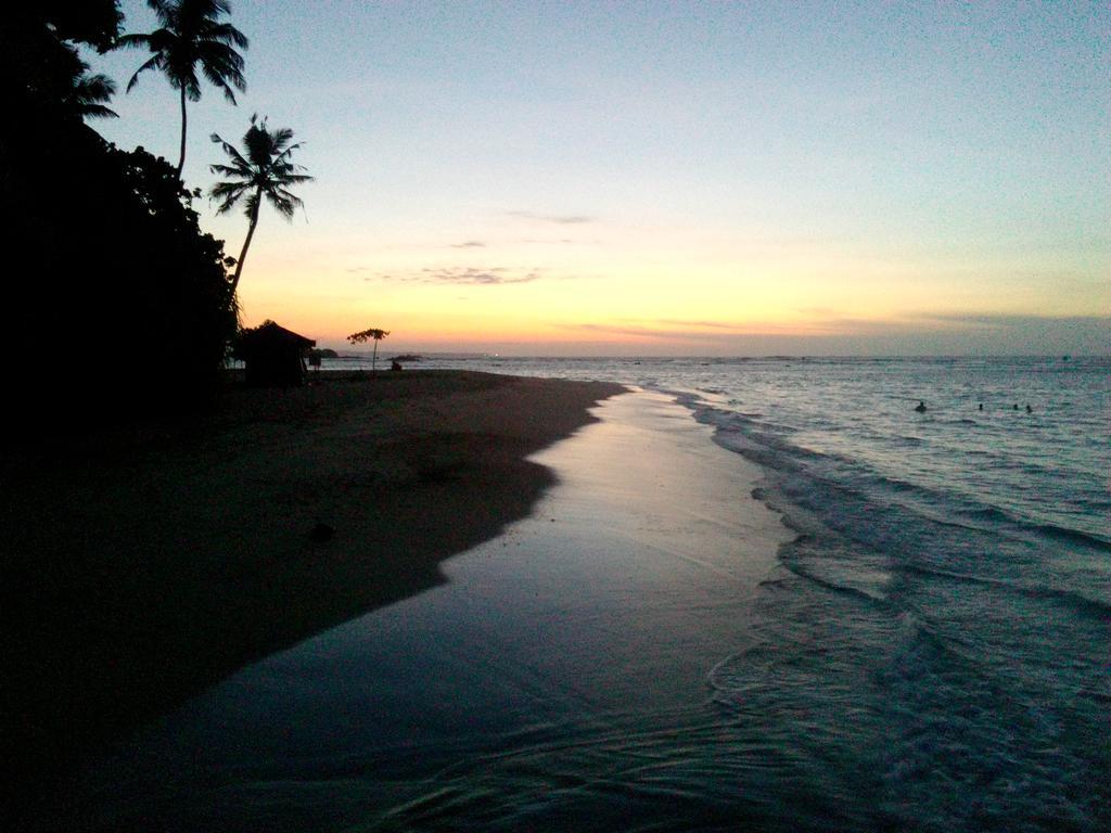 Sayuri Beach Hotel Matara Exteriör bild